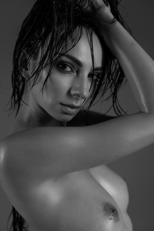 margo-amp-perfect-body-nude-00147a6b018e096bc9c.jpg